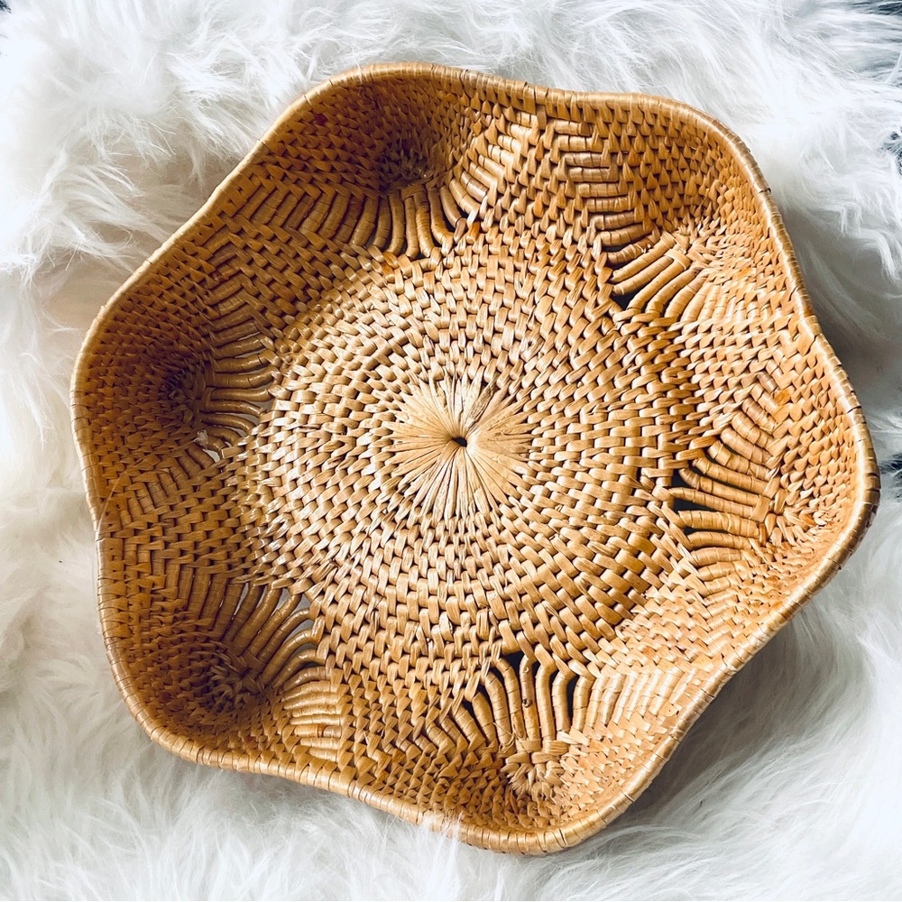 Vintage Artisan Woven Starburst Basket